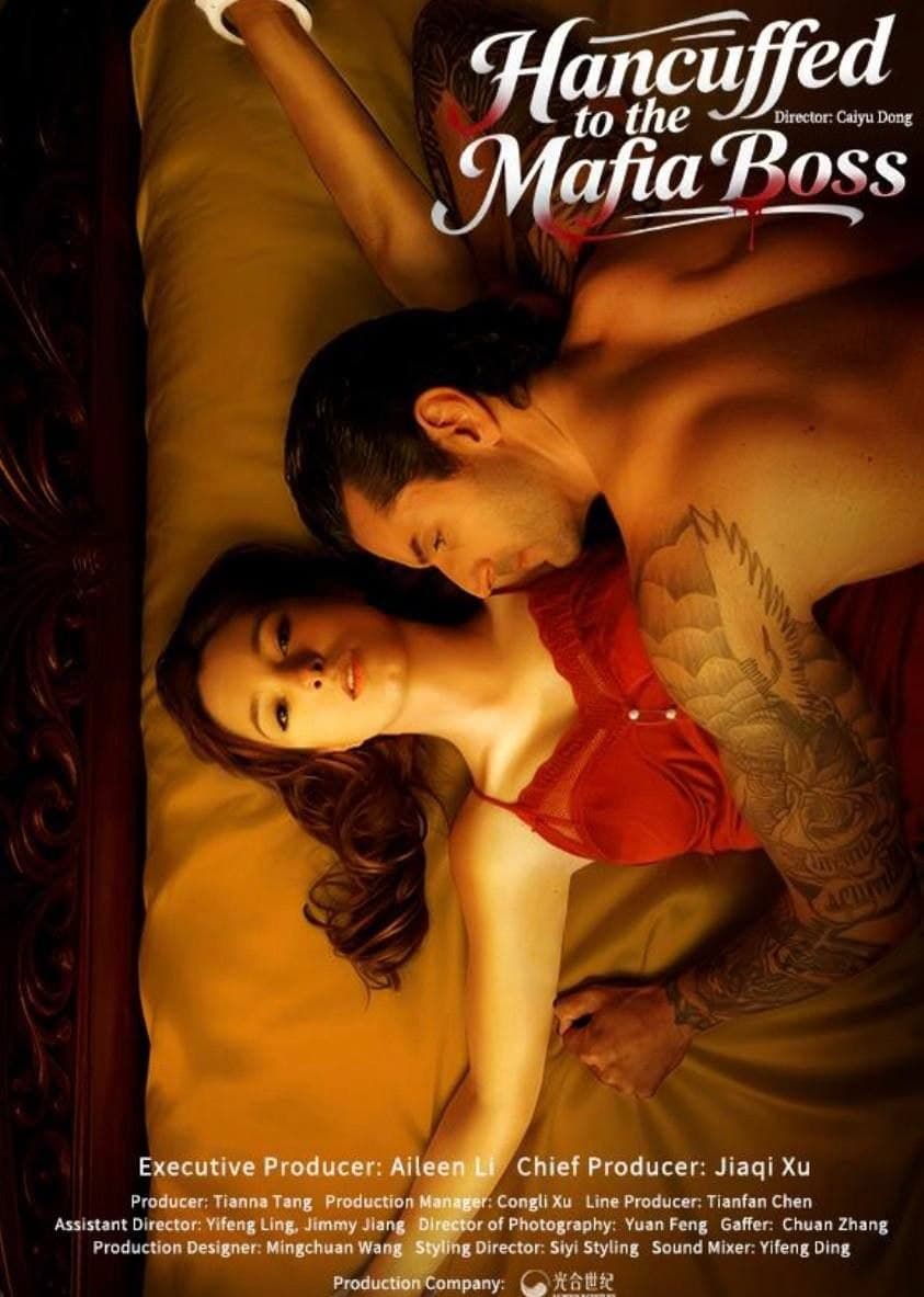 Capa de ALGEMADA AO CHEFE DA MÁFIA/ HANCUFFED TO THE MAFIA BOSS